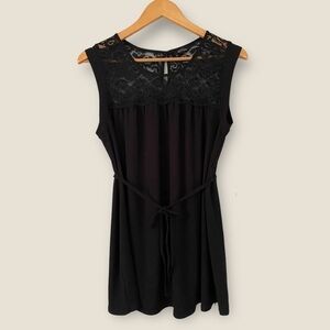 Stork & Babe Black Lace Sleeveless Top Medium